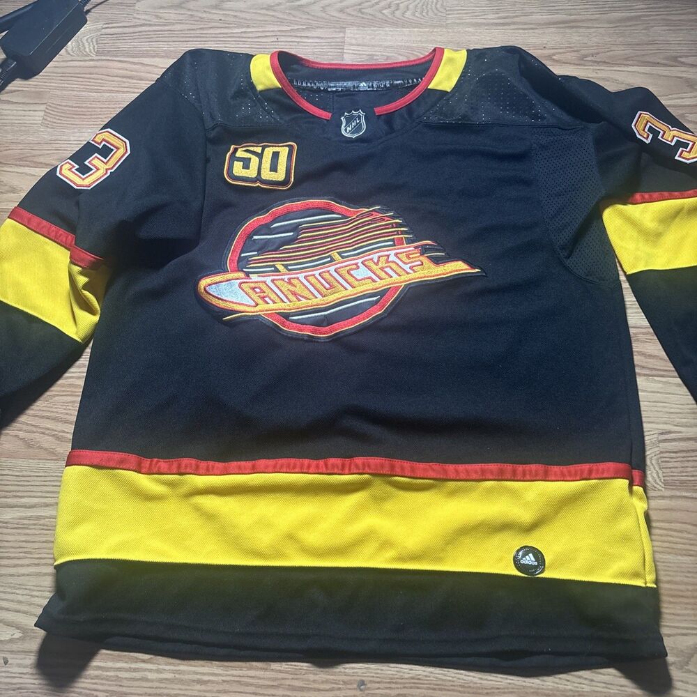Adidas NHL Vancouver Canucks Quinn Hughes #43 Black Jersey Size 54